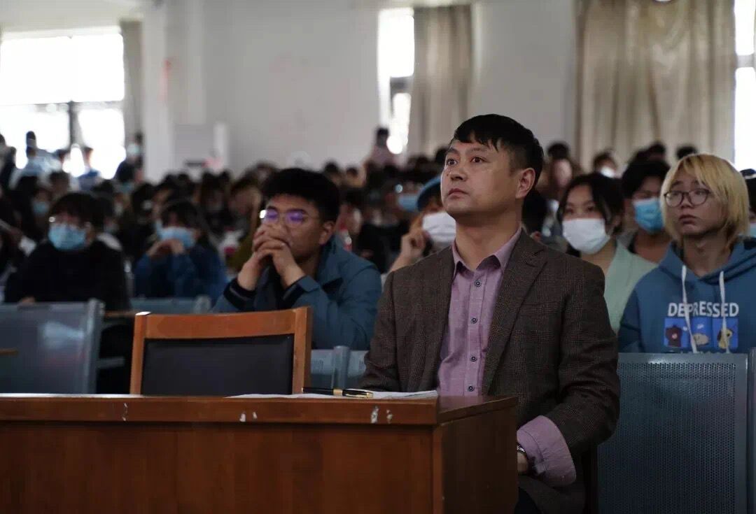 讲座照片3.jpg